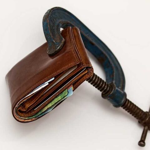Achtduizend euro schuld Achtduizend euro schuld
